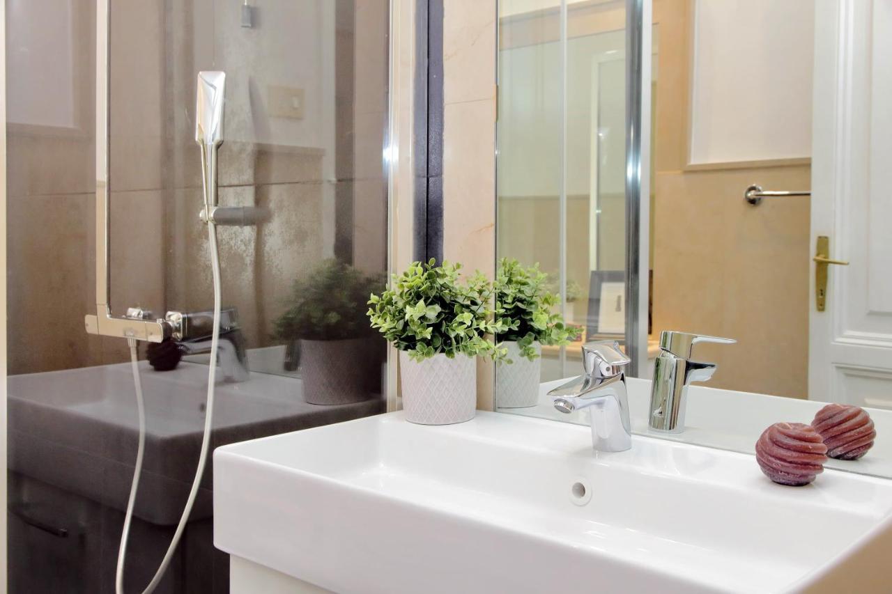 4Bnb - Tiberina Spacious Apartment Roma Ngoại thất bức ảnh
